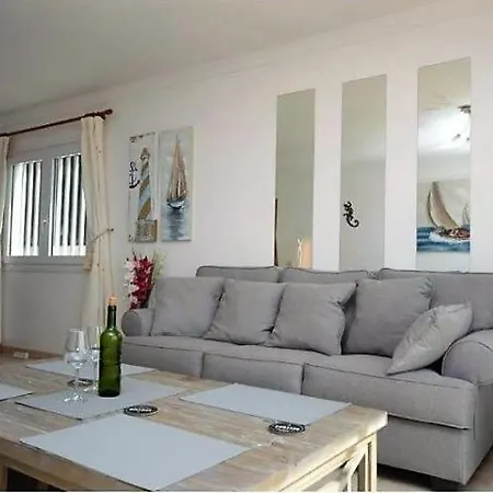 In Puerto Del Carmen Sleeps 6 Includes Swimming Pool Air Con And Wifi * プエルト・デル・カルメン