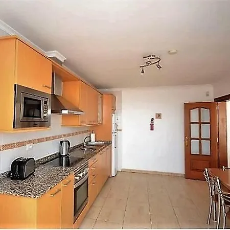 In Puerto Del Carmen Sleeps 6 Includes Swimming Pool Air Con&wifi Puerto del Carmen (Lanzarote)
