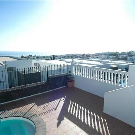 In Puerto Del Carmen Sleeps 6 Includes Swimming Pool Air Con And Wifi *